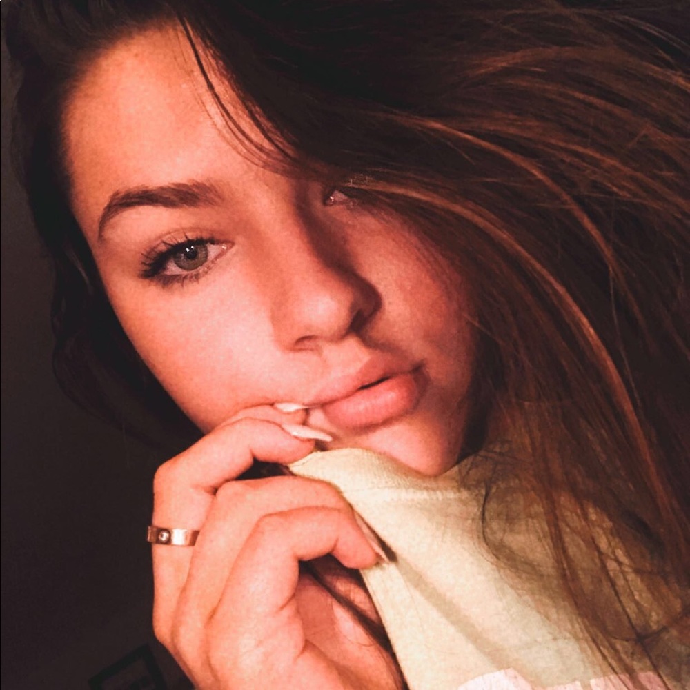 Meet your Posher, Maeve
